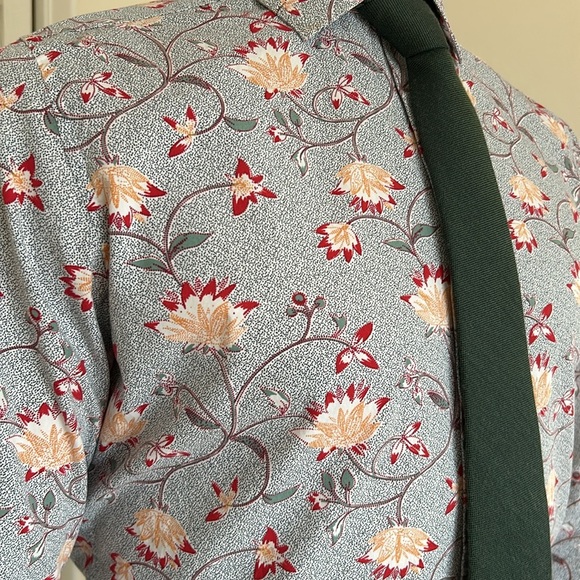 Bar III Men's Slim Fit Stretch Floral Button-Down Shirt – Size M - Picture 5 of 5